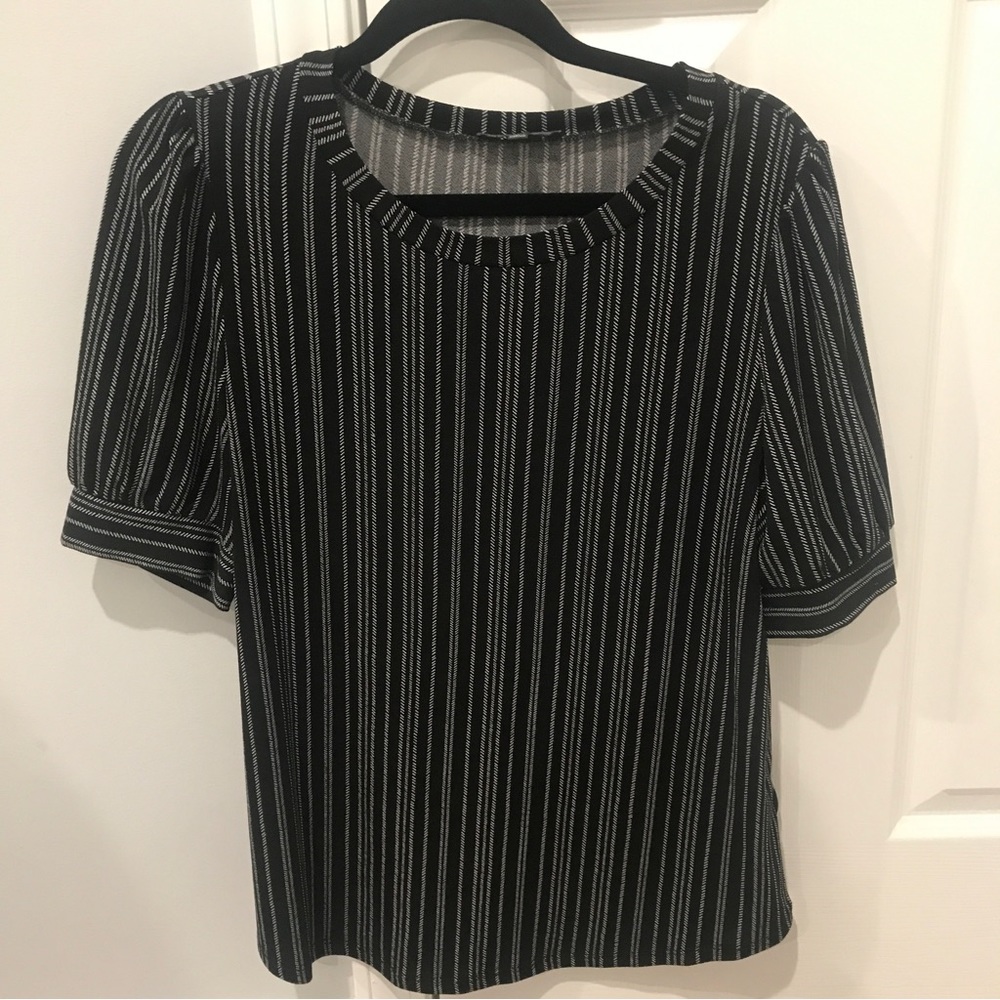 Adrianna Papell Black and White Puff Sleeve Blouse